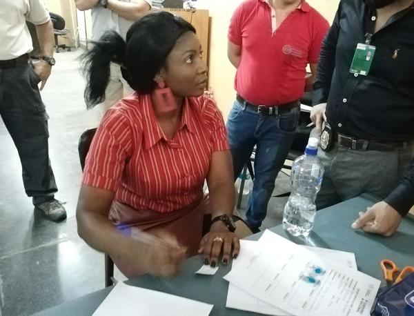 Capturan a brasileña que intentaba enviar encomiendas con cocaína al exterior » Ñanduti