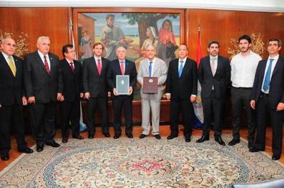 EBY: Amigos argentinos de Nicanor, procesados por operar red de coimas | Paraguay en Noticias 