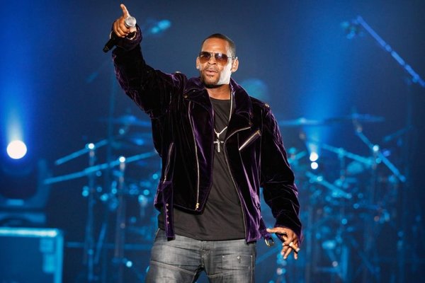 Cantante R. Kelly es acusado de 10 cargos de abuso sexual | Paraguay en Noticias 