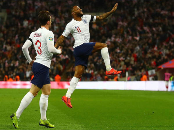 Inglaterra supera sin despeinarse a República Checa