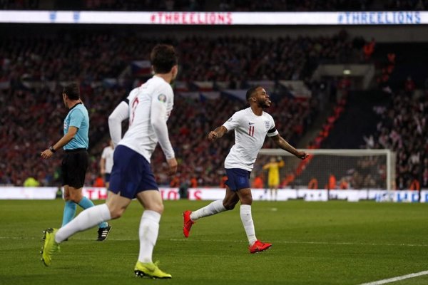 Sterling comanda la goleada de Inglaterra | Paraguay en Noticias