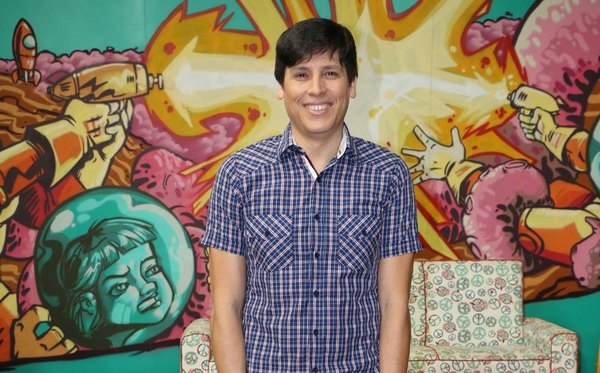 Siguen los despidos en Telefuturo, ahora le tocó el turno a Enrique Pavón. - Churero.com