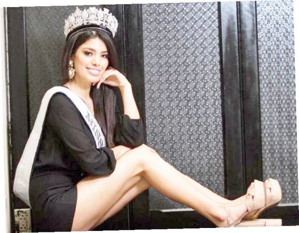 SE PASÓ DE TRAGOS. “Miss Perú” fue filmada ka’ure, arrastrada y encima vomitando