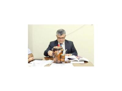 Ávalos  dice que en bancada decidirán sobre Miguel Cuevas
