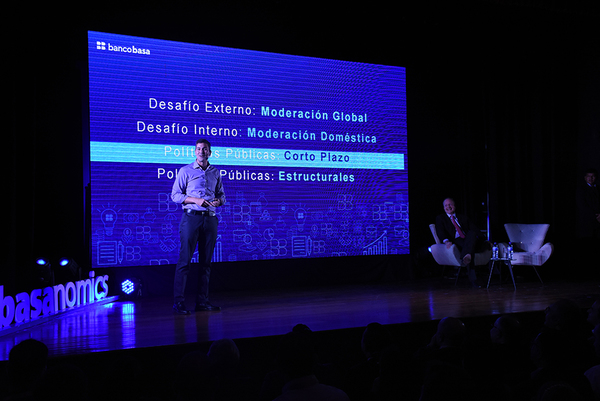 Basanomic en el Este: Expertos hablan de la desaceleración económica y cómo afrontarla - ADN Paraguayo