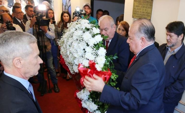 HOY / Rinden homenaje a Argaña, a 20 años del magnicidio