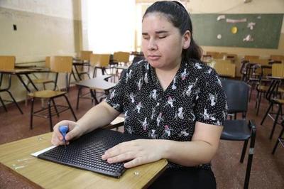 ITAPUENSE CON DISCAPACIDAD VISUAL ESTÁ POR CULMINAR SU TESIS DE GRADO EN LA UNAM