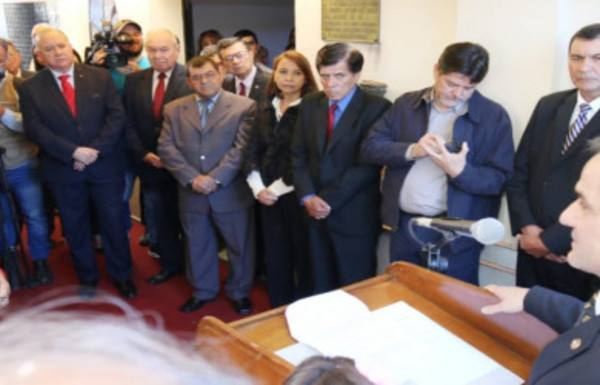 Piden que Marito se desprenda de los