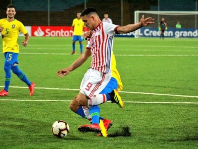 Paraguay cae en su debut frente a Brasil