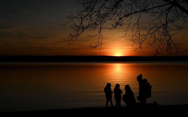 El atardecer, una despedida que siempre cautiva - Fotos - ABC Color