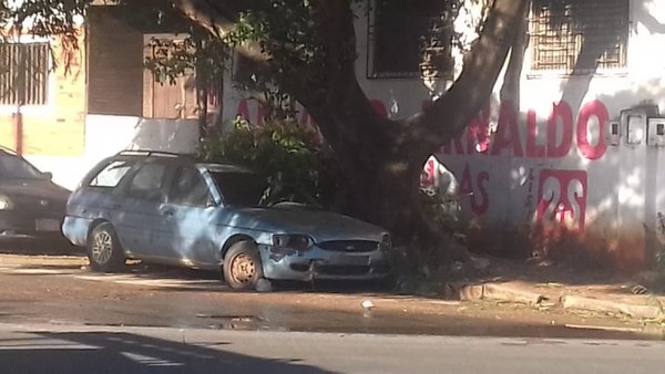 Más coches abandonados - Cronicas Ciudadanas - ABC Color