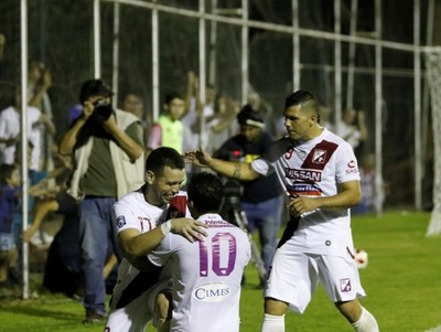 River Plate suma en casa, superando a San Lorenzo