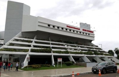 Cancelan vuelo a causa de ave - Nacionales - ABC Color