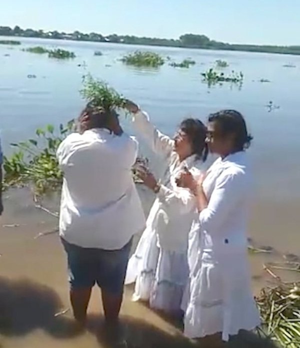 CULPAN A MAGIA NEGRA. Liberaron a más de 15 nativos endemoniados he´i