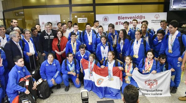 Recepción de lujo a atletas dorados - Edicion Impresa - ABC Color