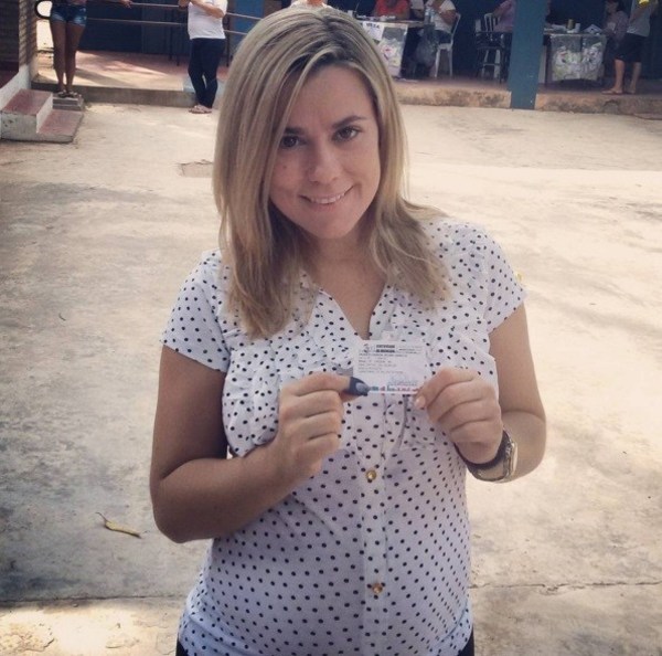 Lizarella Valiente tuvo parto prematuro, sacaron al bebé de urgencia, ambos están en terapia. - Churero.com