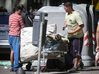 La recesión económica golpea duro al mercado laboral de la Argentina