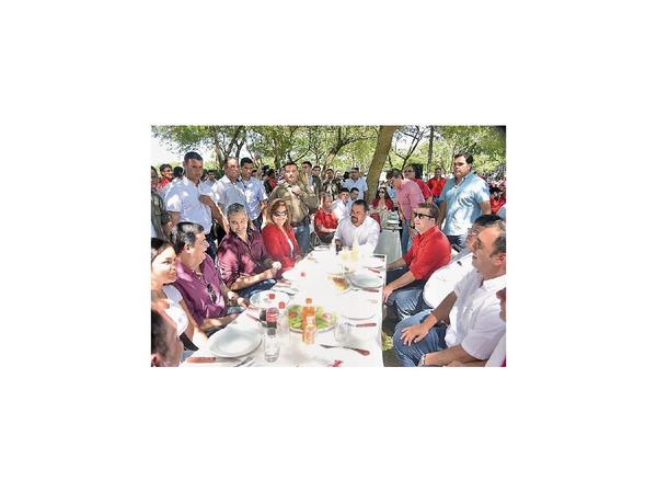Marito celebró y compartió un asado con los convencionales