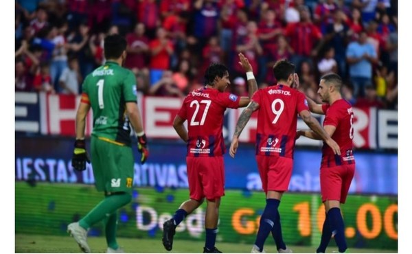 Cerro es una fiesta: Tremenda paliza para meter presión al líder - Digital Misiones