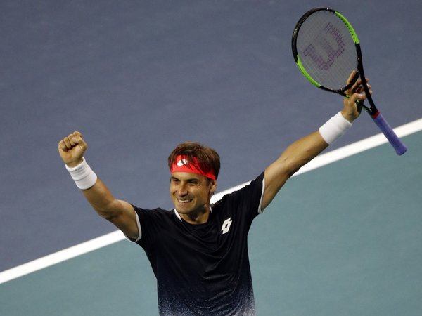 Ferrer da una lección a Zverev; Federer se niega a perder ante Albot