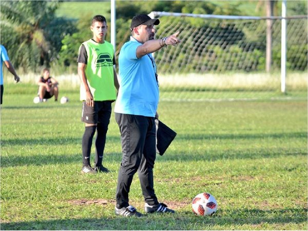 El Tato García alista tres cambios