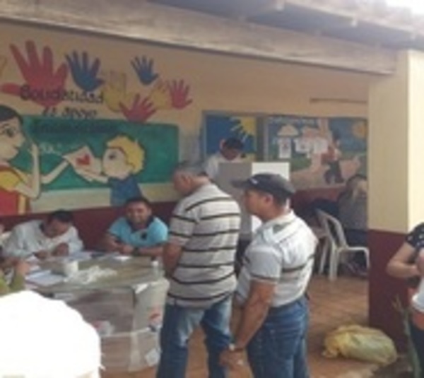 Internas definen a candidatos a intendente de Ciudad del Este - Paraguay.com