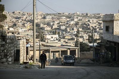 Yihadistas escondidos en túneles se rinden tras fin del “califato” en Siria