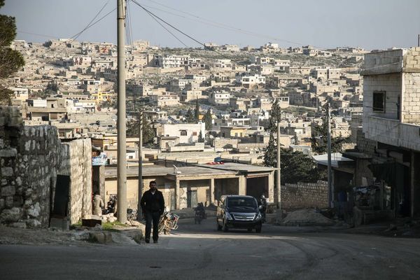 Yihadistas escondidos en túneles se rinden tras fin del “califato” en Siria