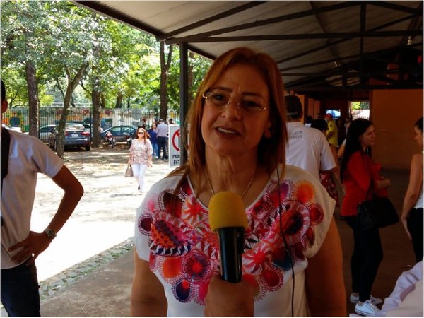 Precandidata colorada destaca participación en internas de CDE