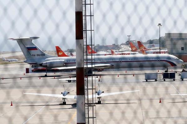 Dos aviones militares rusos llegan a Venezuela | .::Agencia IP::.