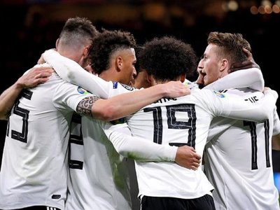 Alemania vence en el último minuto a Holanda