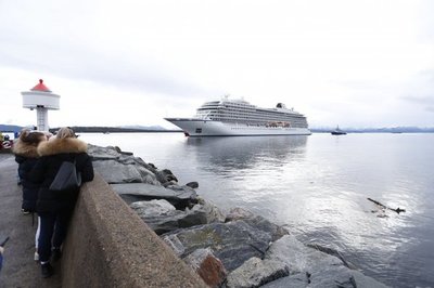 MUNDO | El crucero noruego atraca tras horas de pánico y dramática evacuación parcial
