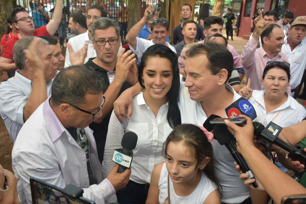 Cabañas llamó a la unidad colorada en el Este - ADN Paraguayo
