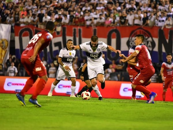 Olimpia no pudo con el penúltimo y sigue perdiendo puntos en casa