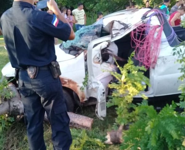 Miembros de una familia mueren tras vuelco en Yby Yaú - Nacionales - ABC Color