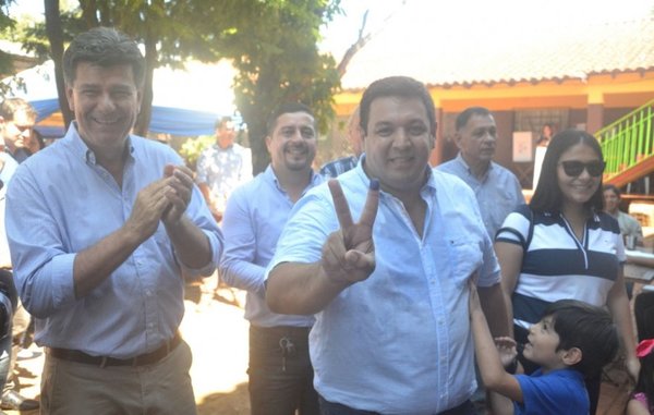 Mercado llama a opositores a unirse para vencer a ANR - Edicion Impresa - ABC Color