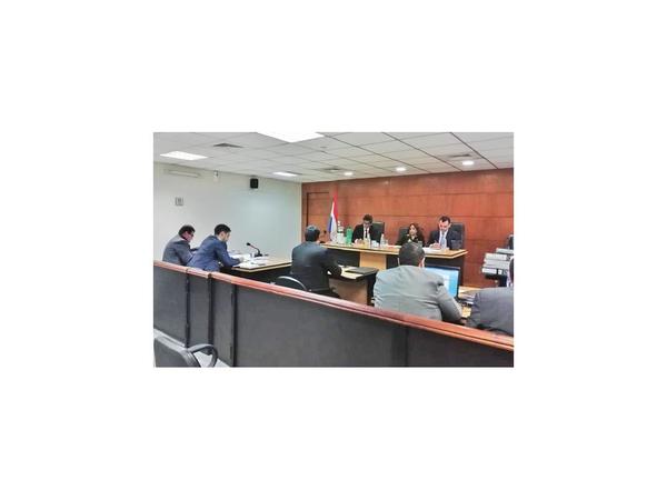 Testigo dice que dio 5 autos y dinero como coima al ex fiscal Rubén Villalba