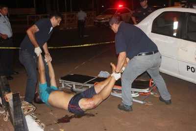 Mujer muere durante accidente entre motocicleta y un transeúnte