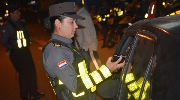 DURANTE CONTROLES DE LA CAMINERA CAEN 372 CONDUCTORES ALCOHOLIZADOS