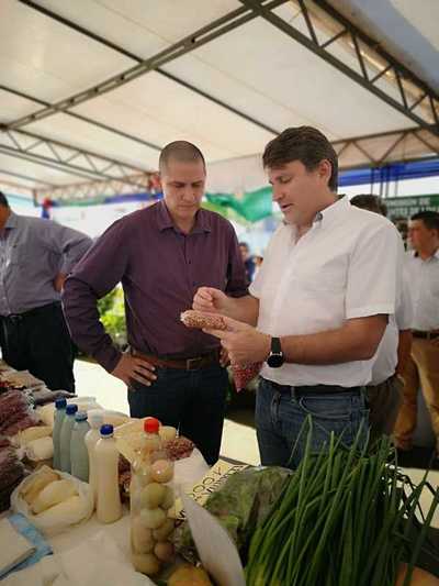 Gobierno pretende reestructurar créditos a productores - .::RADIO NACIONAL::.