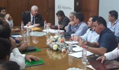 Intendentes del A. Paraná piden de urgencia mejoras de caminos de sus comunidades