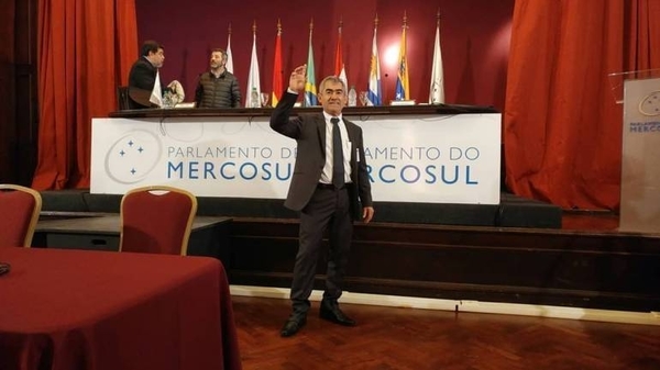 HOY / Sugieren limitar reelección de legisladores y eliminar a parlasurianos