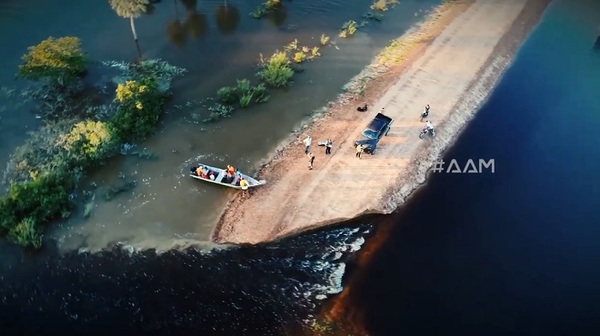 Paso Barreto lucha por sobrevivir bajo agua