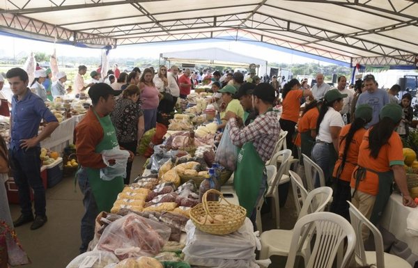 Feria de productos frescos en la Costanera - Nacionales - ABC Color
