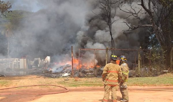 Incendio de gran magnitud en Luque | Paraguay en Noticias 
