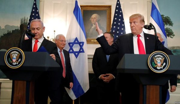 Trump firma decreto que reconoce soberanía de Israel en los Altos del Golán