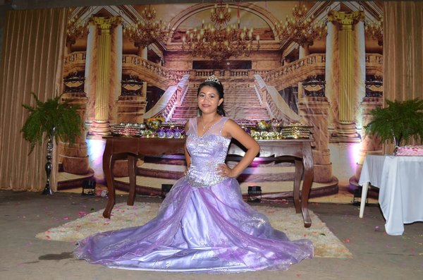 Un éxito la fiesta de 15 que  movió a toda una ciudad