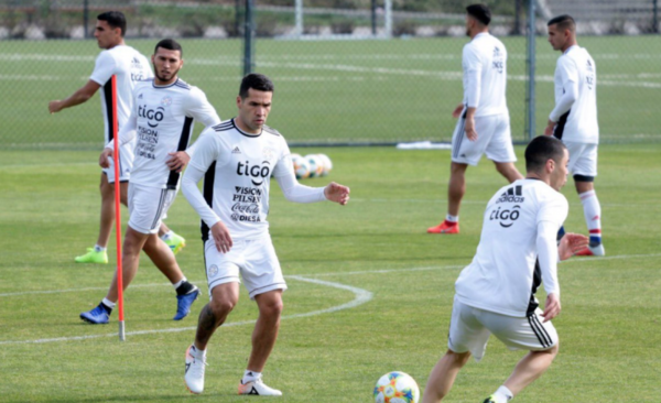 HOY / Con plantel total y un valor llamado a última hora