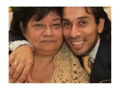 Pipino y Ña Tora se pusieron a cantar