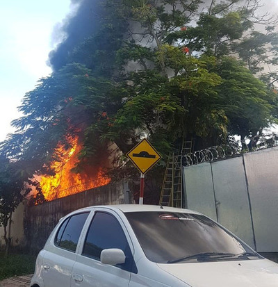Incendio de gran magnitud en Villa Morra - ADN Paraguayo